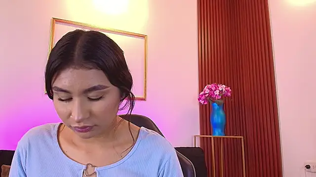 Snapshot of Zayda_1 chatting on 11.28.25 Zayda 1 online show from 11.28.25