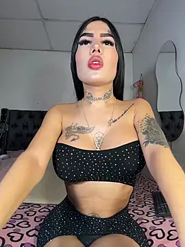 Snapshot of saragill323 chatting on 03.18.26 saragill323 online show from 03.18.26