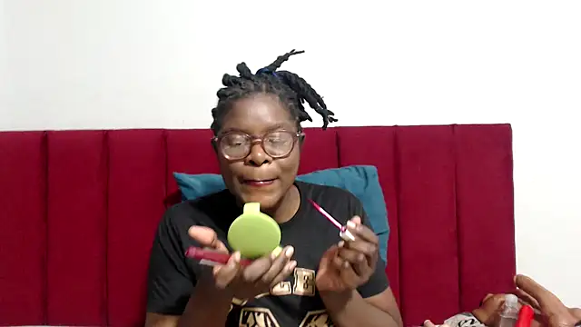 Snapshot of Mochabae chatting on 10.10.25 Mochabae online show from 10.10.25