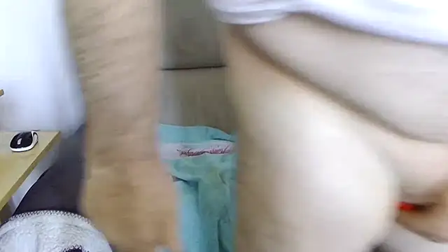 Snapshot of gillou1234 chatting on 03.18.25 gillou1234 online show from 03.18.25