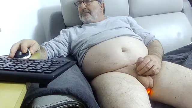 Snapshot of gillou1234 chatting on 03.20.26 gillou1234 online show from 03.20.26