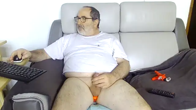 Snapshot of gillou1234 chatting on 04.03.26 gillou1234 online show from 04.03.26