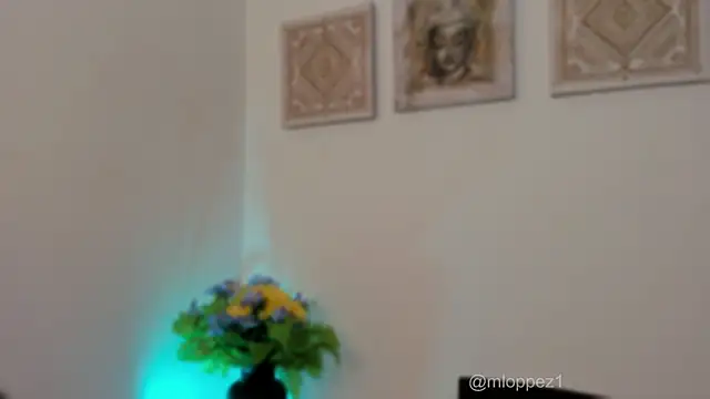 Snapshot of mariana_lopez1 chatting on 03.15.25 mariana lopez1 online show from 03.15.25