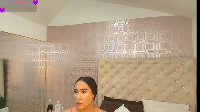 Snapshot of Sara_Desire chatting on 01.29.25 Sara Desire online show from 01.29.25