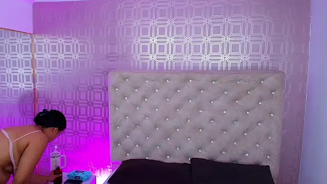 Snapshot of Sara_Desire chatting on 02.03.25 Sara Desire online show from 02.03.25