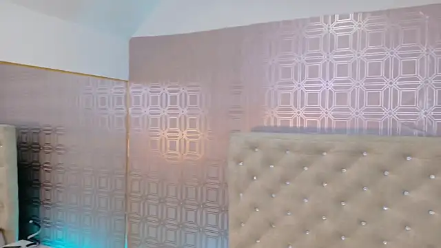 Snapshot of Sara_Desire chatting on 09.13.25 Sara Desire online show from 09.13.25