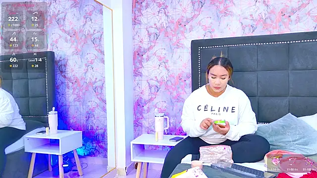 Snapshot of Sara_Desire chatting on 09.23.25 Sara Desire online show from 09.23.25