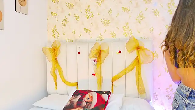 Sara Desire online show from 01.06.26