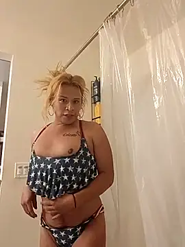 Snapshot of allissonw13 chatting on 03.25.26 allissonw13 online show from 03.25.26