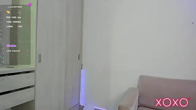 Lilacutte  online show from 01.15.26