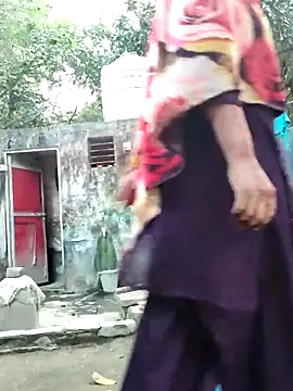 Snapshot of Hot-rubina chatting on 11.24.25 Hot-rubina online show from 11.24.25