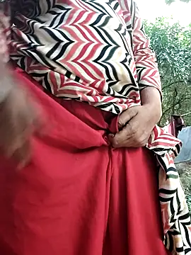 Snapshot of Hot-rubina chatting on 11.27.25 Hot-rubina online show from 11.27.25