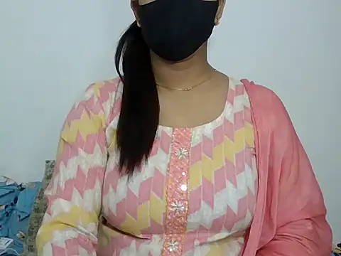 sparkling queen online show from 12.13.24