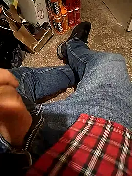 Snapshot of A_man_in_public chatting on 11.27.25 A man in public online show from 11.27.25