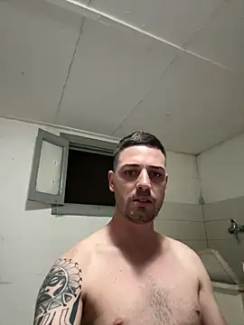 Snapshot of iltoscano95 chatting on 09.08.25 iltoscano95 online show from 09.08.25