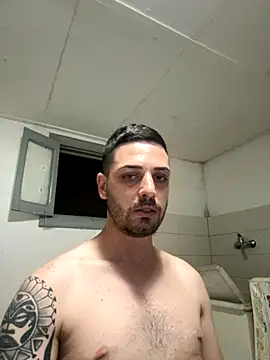 Snapshot of iltoscano95 chatting on 09.13.25 iltoscano95 online show from 09.13.25