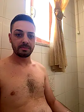 Snapshot of iltoscano95 chatting on 10.04.25 iltoscano95 online show from 10.04.25