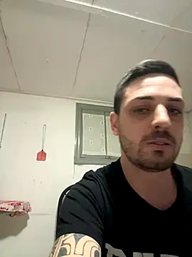 Snapshot of iltoscano95 chatting on 10.14.25 iltoscano95 online show from 10.14.25