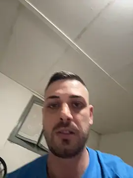 Snapshot of iltoscano95 chatting on 11.01.25 iltoscano95 online show from 11.01.25