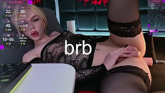 Snapshot of DanielPaige_ chatting on 12.14.25 DanielPaige online show from 12.14.25