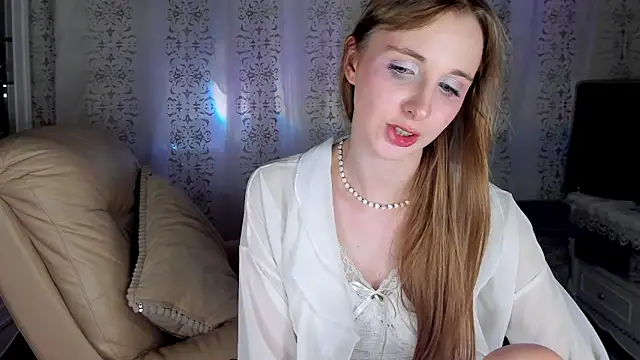 AprilHilll online show from 01.12.25