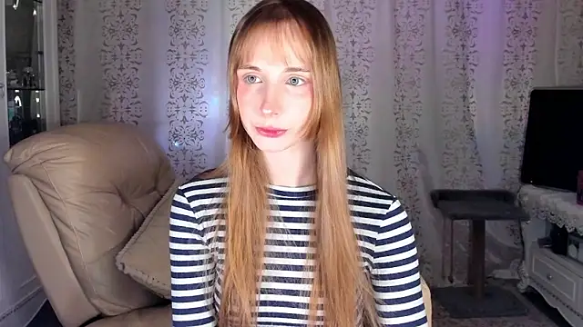 AprilHilll online show from 01.17.25