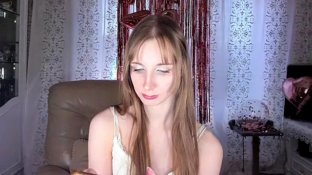 AprilHilll online show from 03.21.25