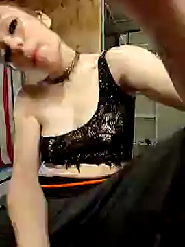 Genevieve143 online show from 02.21.25