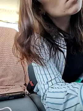 Genevieve143 online show from 03.19.25