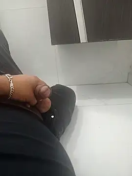 Snapshot of Frutales1402 chatting on 03.04.26 Frutales1402 online show from 03.04.26