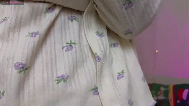 Snapshot of christy_memeow chatting on 11.29.25 christy memeow online show from 11.29.25