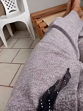 Snapshot of Din0071 chatting on 12.08.24 Din0071 online show from 12.08.24