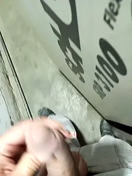 Snapshot of Din0071 chatting on 01.16.25 Din0071 online show from 01.16.25