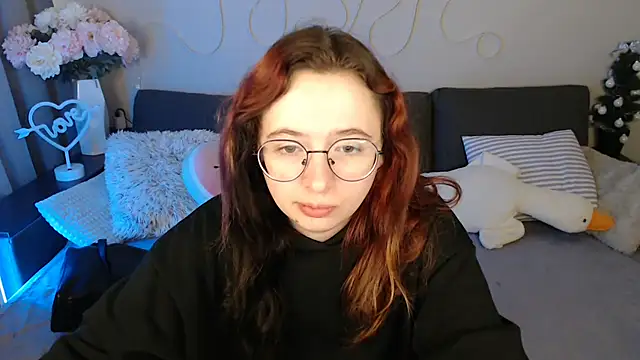 Mini Diva online show from 04.14.26