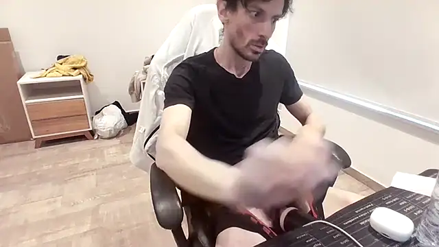 Snapshot of nicolaaaaas chatting on 10.24.25 nicolaaaaas online show from 10.24.25