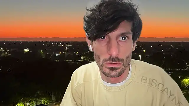 Snapshot of nicolaaaaas chatting on 10.29.25 nicolaaaaas online show from 10.29.25