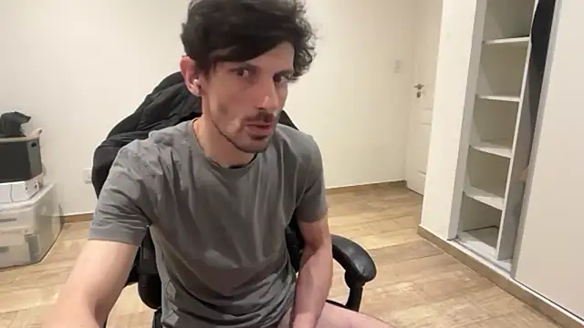 Snapshot of nicolaaaaas chatting on 11.08.25 nicolaaaaas online show from 11.08.25