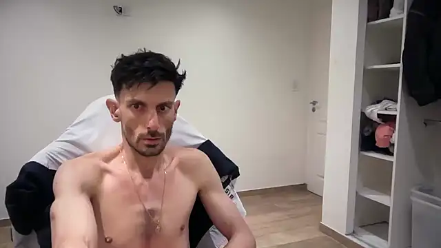 Snapshot of nicolaaaaas chatting on 11.12.25 nicolaaaaas online show from 11.12.25