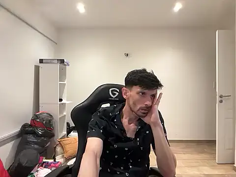 Snapshot of nicolaaaaas chatting on 11.25.25 nicolaaaaas online show from 11.25.25