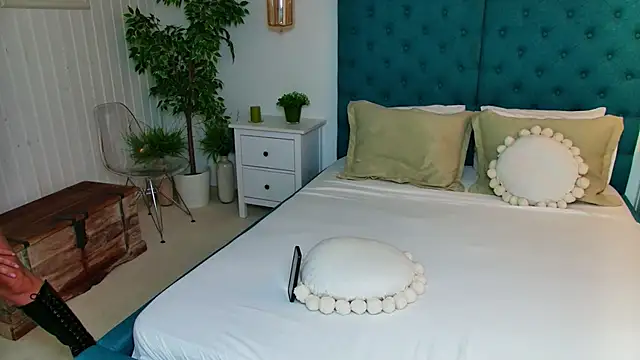 BriannaHart online show from 12.04.25