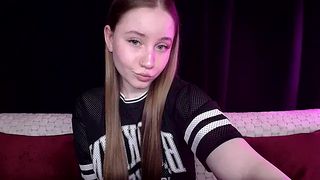 Snapshot of SindiWatsoon chatting on 01.18.25 SindiWatsoon online show from 01.18.25