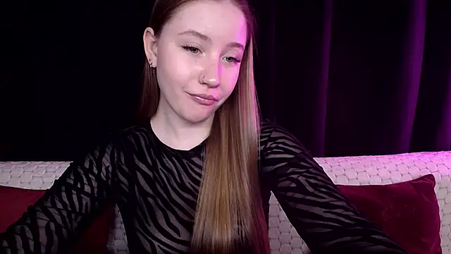 Snapshot of SindiWatsoon chatting on 02.04.25 SindiWatsoon online show from 02.04.25