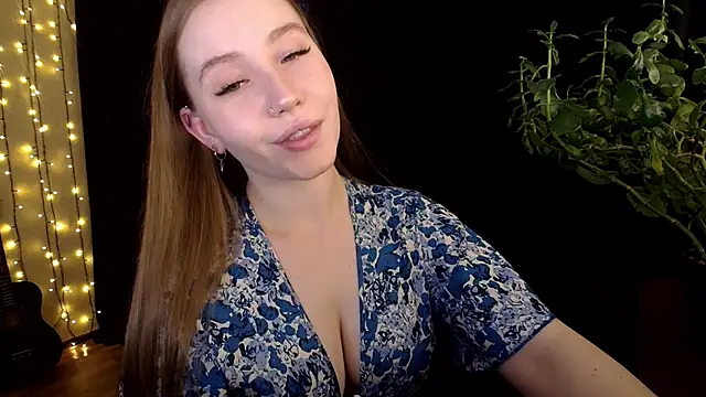 Snapshot of SindiWatsoon chatting on 09.30.25 SindiWatsoon online show from 09.30.25