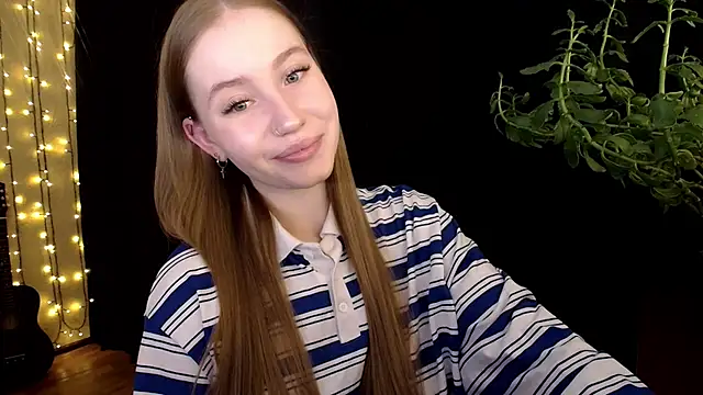 Snapshot of SindiWatsoon chatting on 10.07.25 SindiWatsoon online show from 10.07.25