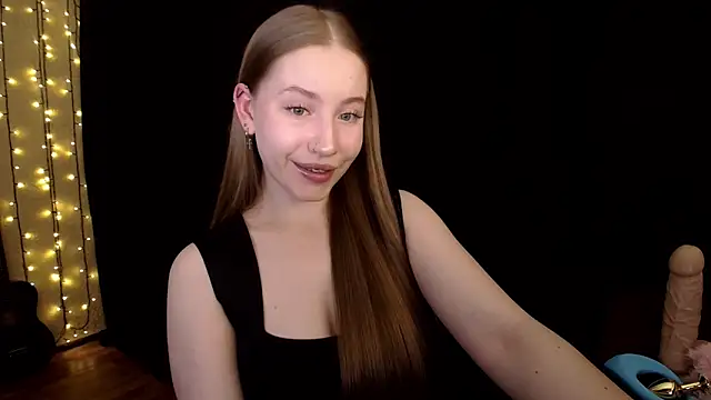 Snapshot of SindiWatsoon chatting on 11.04.25 SindiWatsoon online show from 11.04.25