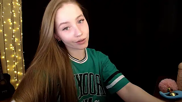 Snapshot of SindiWatsoon chatting on 12.02.25 SindiWatsoon online show from 12.02.25