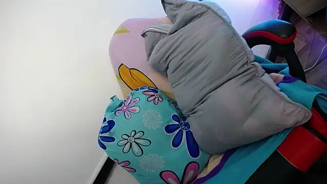 luly pink online show from 12.03.25