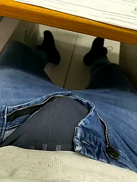 Snapshot of onbifeet chatting on 02.18.25 onbifeet online show from 02.18.25