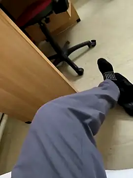 Snapshot of onbifeet chatting on 03.13.25 onbifeet online show from 03.13.25