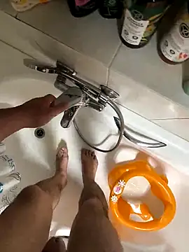 Snapshot of onbifeet chatting on 03.15.25 onbifeet online show from 03.15.25